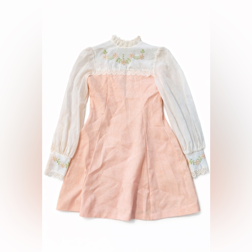 Vintage 1970’s Peach Dress with Floral Embroidery - Picture 2 of 6